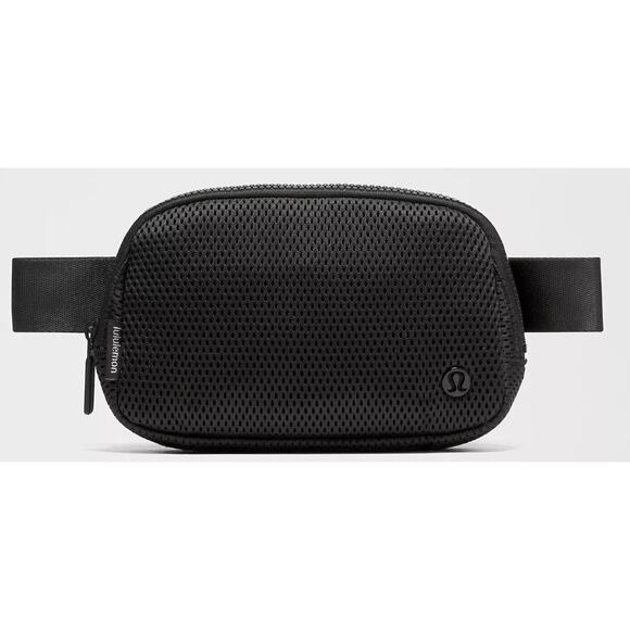 Lululemon Everywhere Belt Bag Knit Mesh in Black - Picture 1 of 8